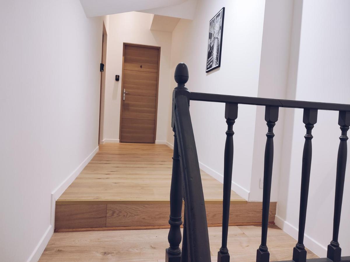 Studios Lsquare Residence Afpa Шательро Екстер'єр фото