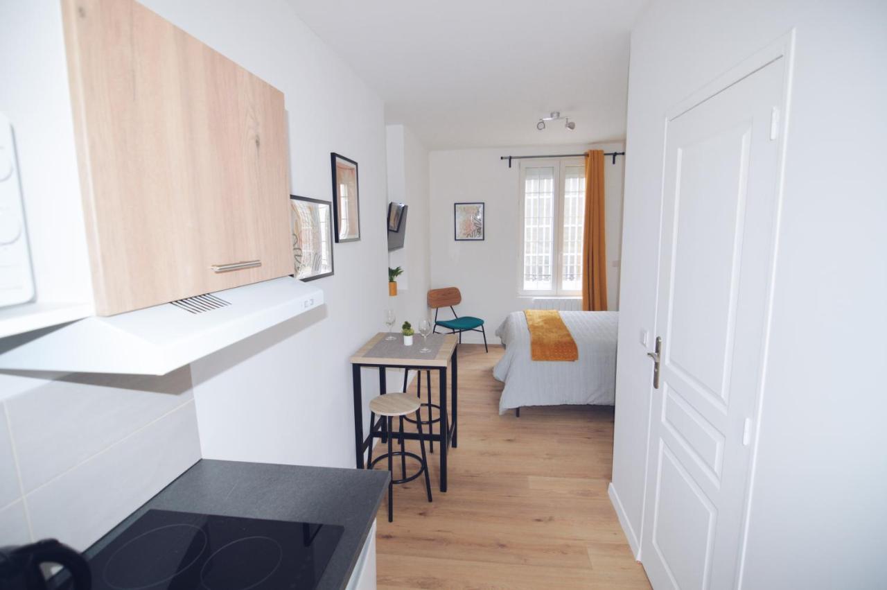 Studios Lsquare Residence Afpa Шательро Екстер'єр фото
