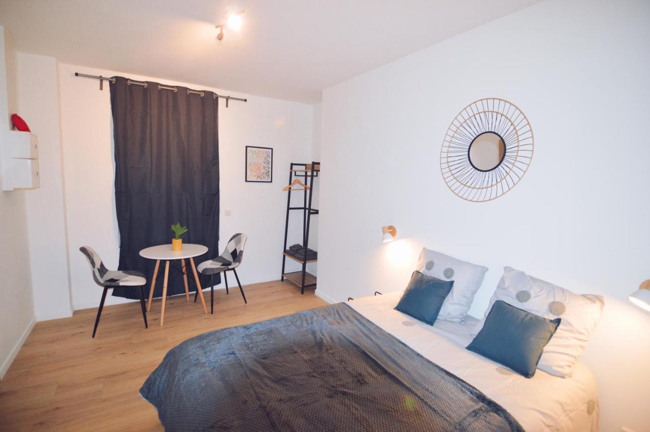 Studios Lsquare Residence Afpa Шательро Екстер'єр фото