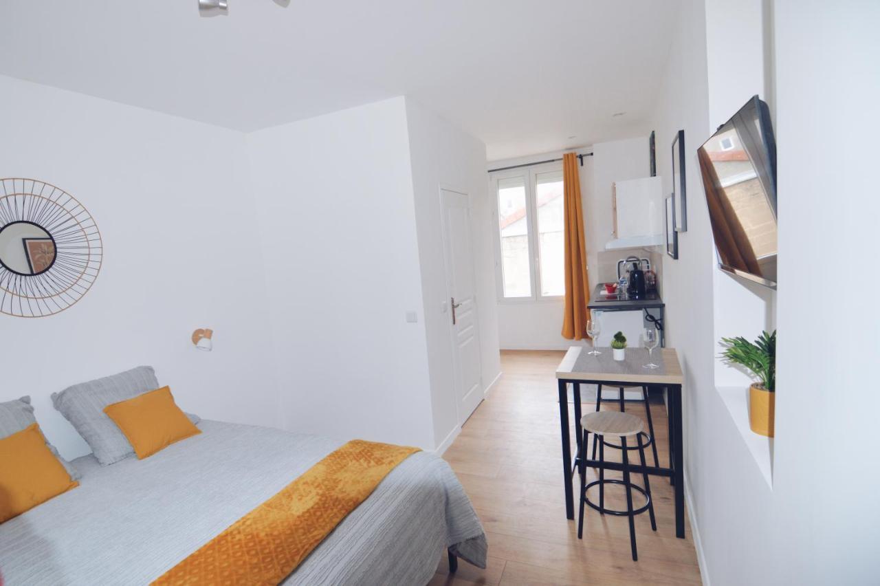 Studios Lsquare Residence Afpa Шательро Екстер'єр фото